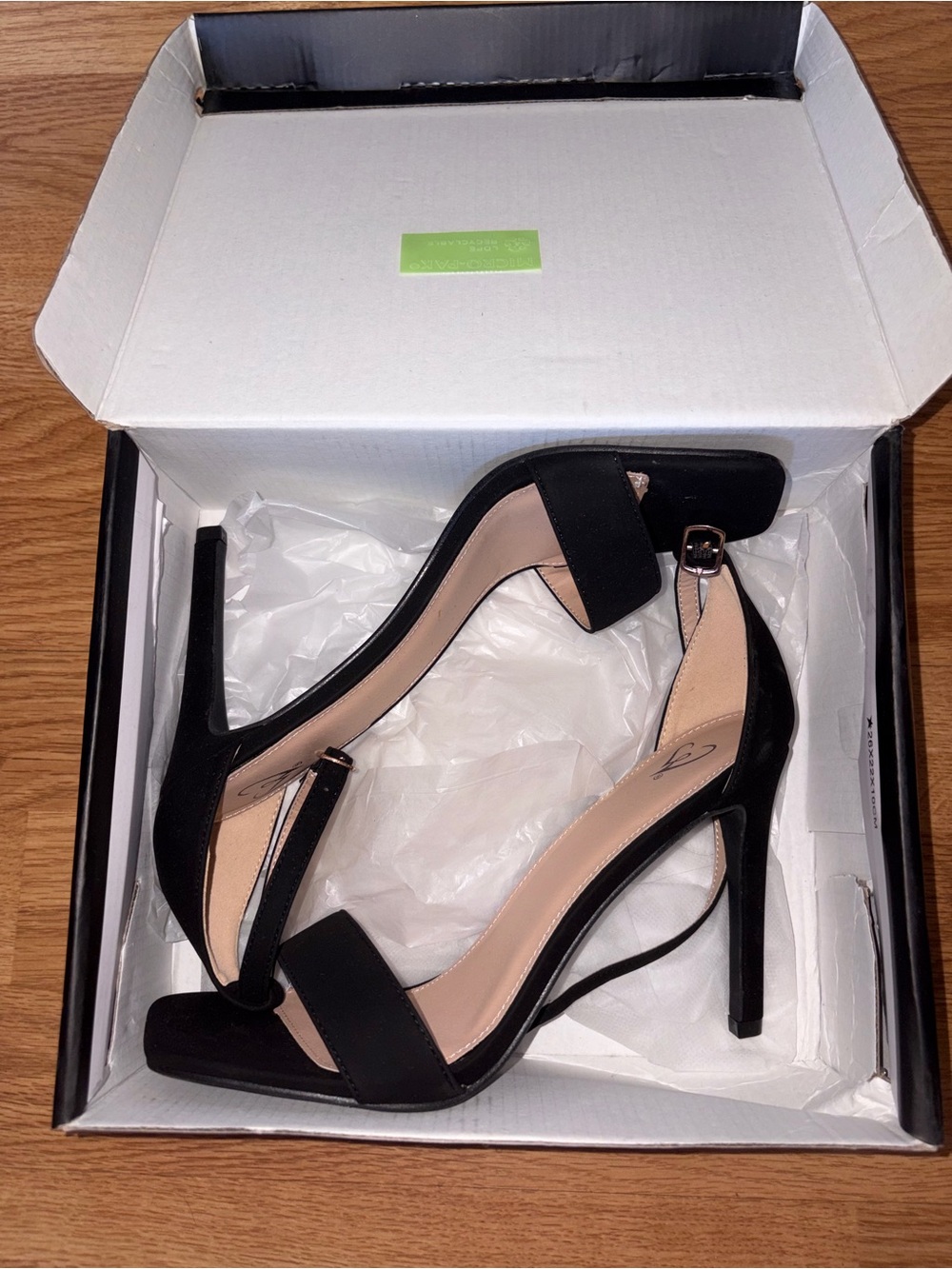 NIB-Windsor BOBO-2 heels with ankle strap